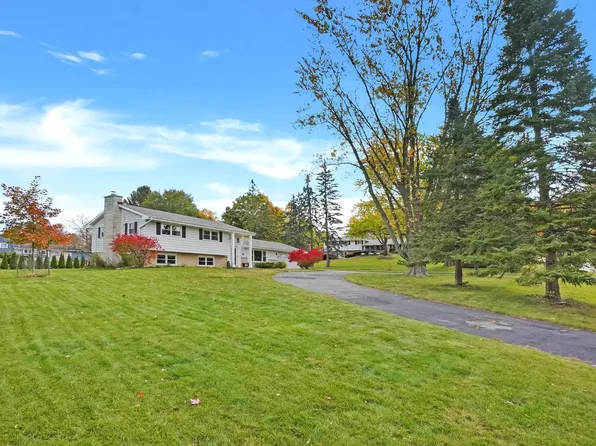 1620 Greenview DRIVE, Brookfield, WI 53045