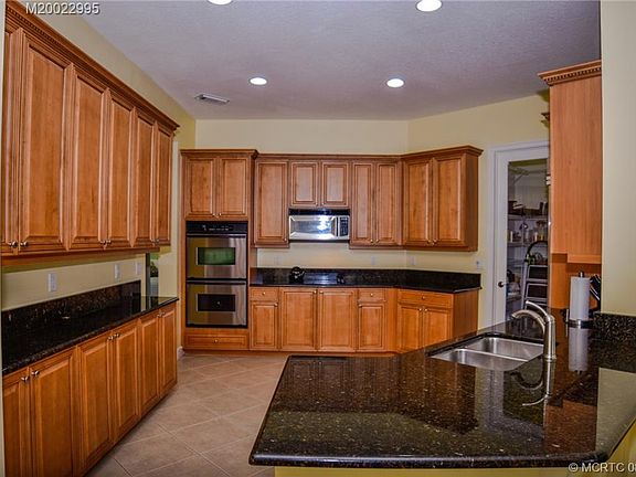 5th image of 929 SW Grand Reserves Blvd