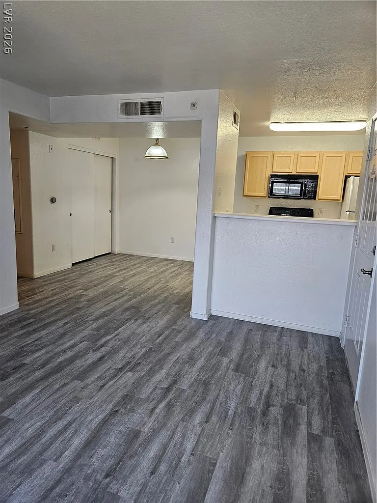 1 bed, 1.0 bath, 660 sqft, $1,250 — Photo 4