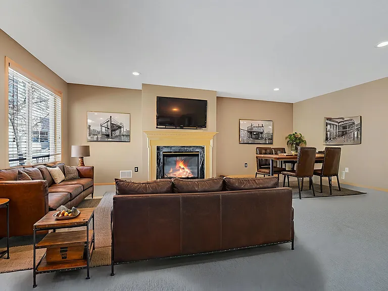 7950 Victoria Way — Photo 33