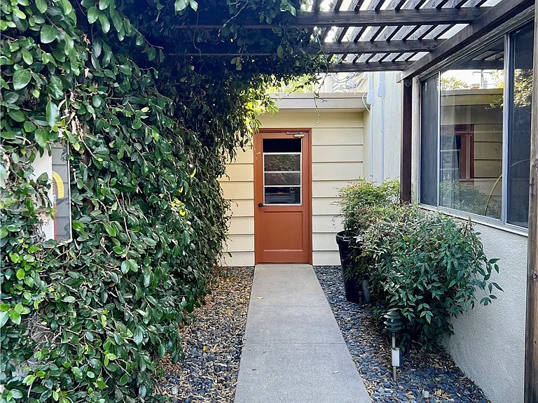 228 W Lemon Ave #B — Photo 17