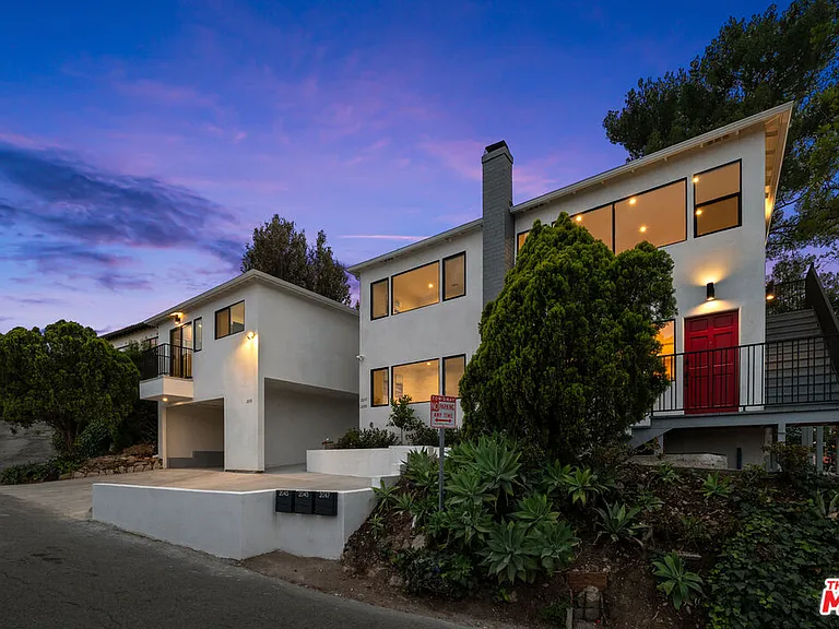 2045 Paramount Dr — Photo 1