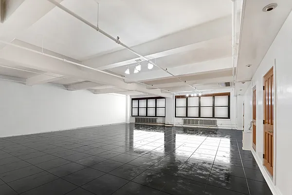 Sold by Nest Seekers International | media 4