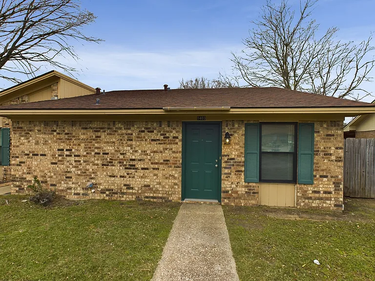 1403 Gramma Ct — Photo 2