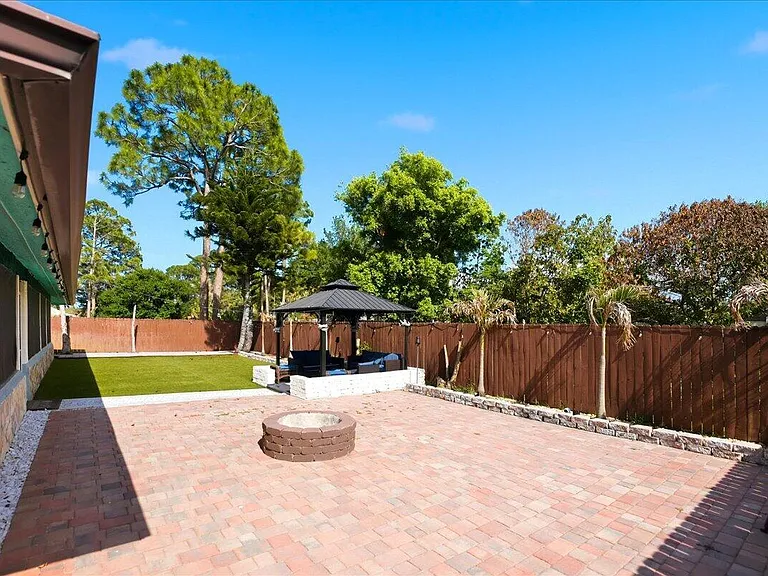 1326 SW Bartell Ave — Photo 52
