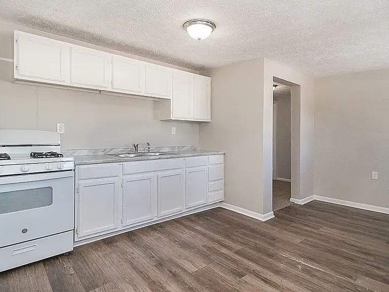 1174 Bryce Ave #B — Photo 2
