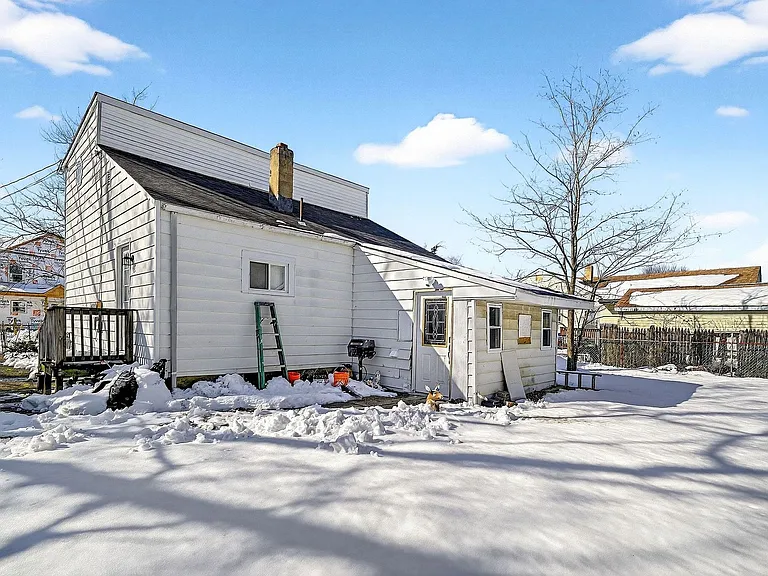 24 Steinhardt Ave — Photo 23