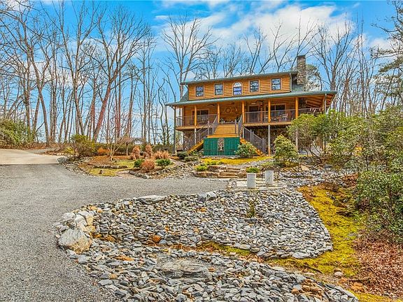 3rd image of 450 Pat Irwin Rd