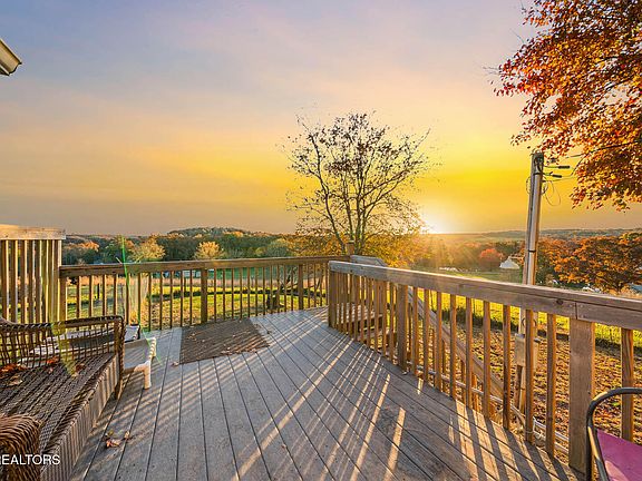 4th image of 2633 Claysville Rd