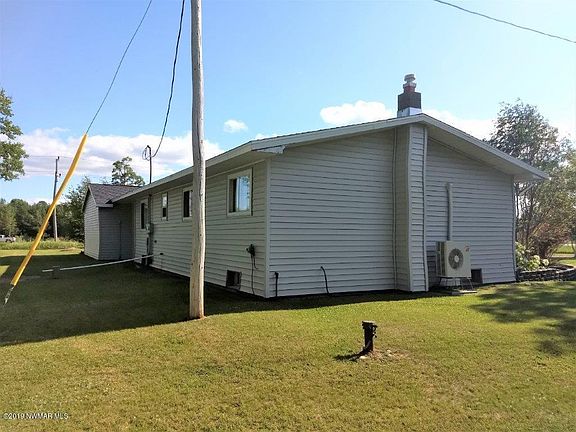 4th image of 22850 Meadow Dr