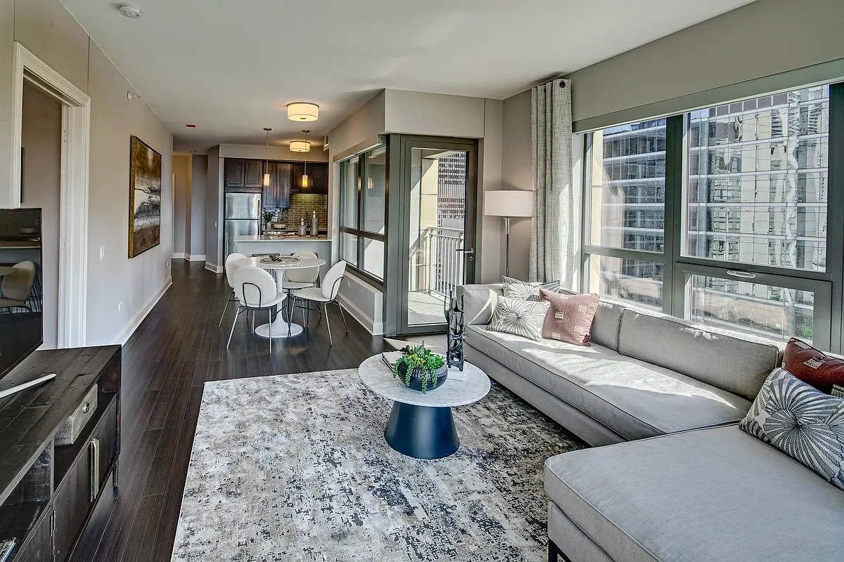 RiverNorth_interior_livng dining room kitchen - AMLI River North