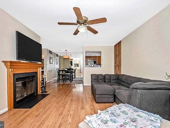 2nd image of 20526 Shadyside Way #49-4