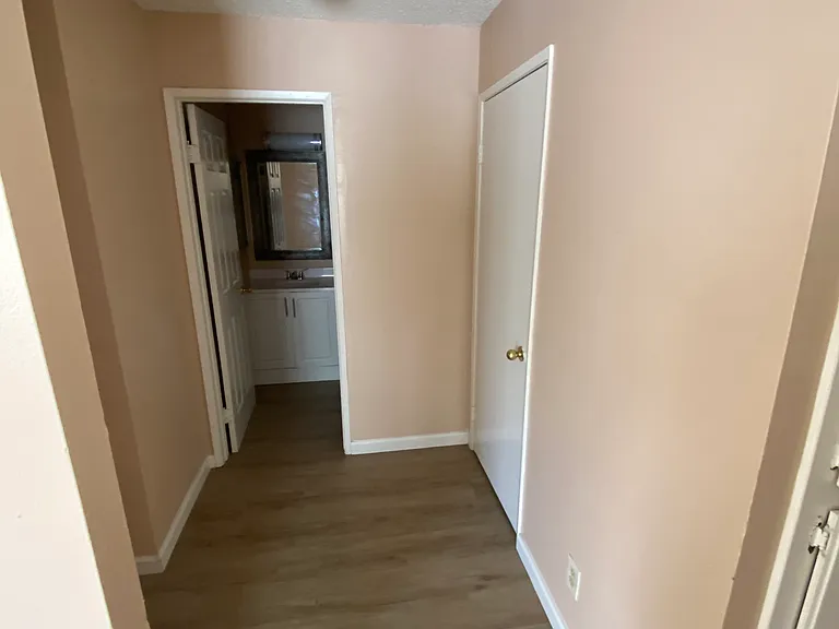 2475 Cedar Ave #R — Photo 4