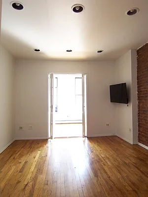 Rented by Oxford Property Group | media 7