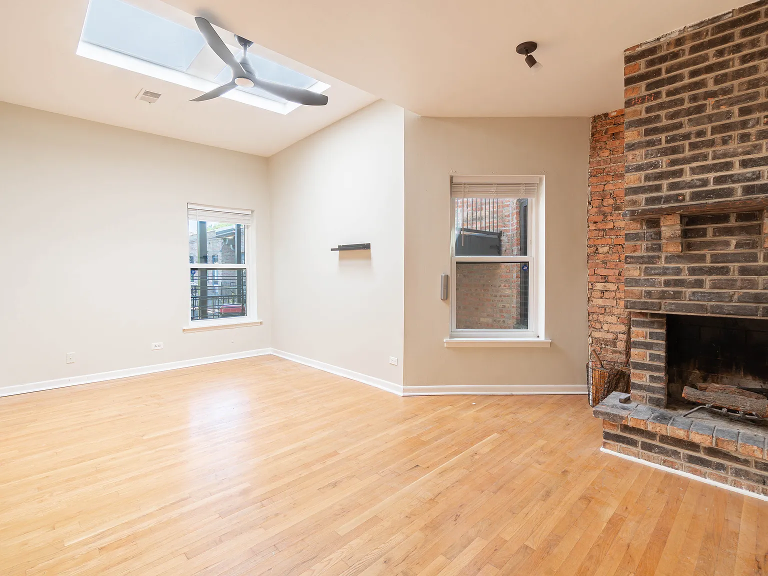 2 bed, $3,250 — Photo 2