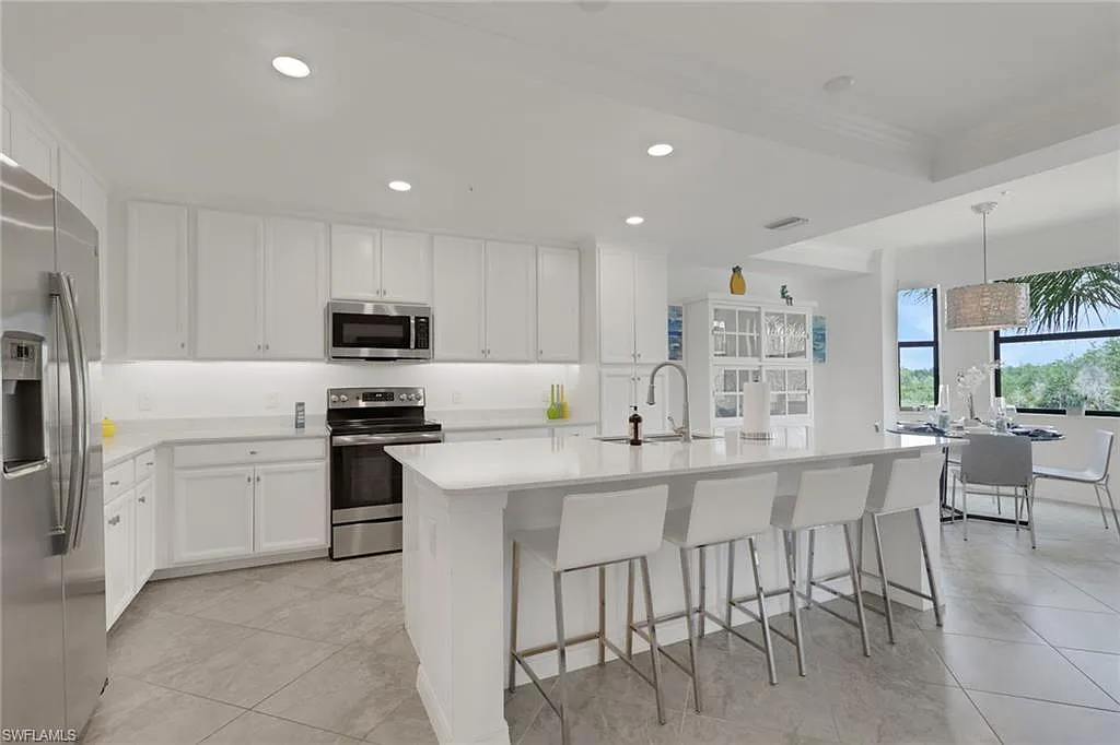 2 bed, 2.0 bath, 1232 sqft, $7,500 — Photo 4