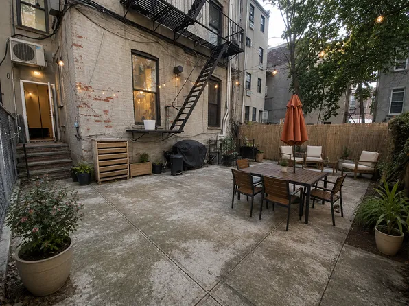 269 Albany Avenue image 1 of 7