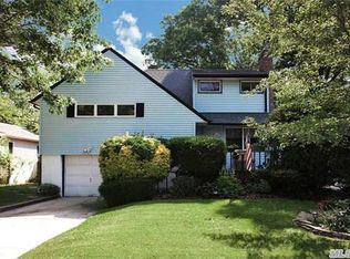 77 Alfred Rd E, Merrick, NY 11566