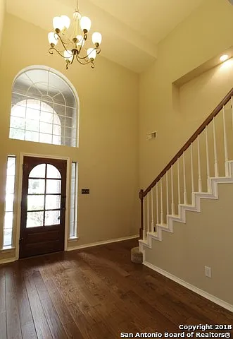 4 bed, 2.5 bath, 2569 sqft, $2,450 — Photo 2