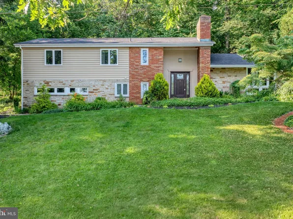 3373 Barwood Rd, York, PA 17406