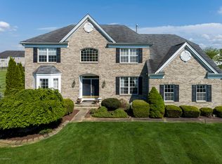 1 Diana Ct, Allentown, NJ 08501