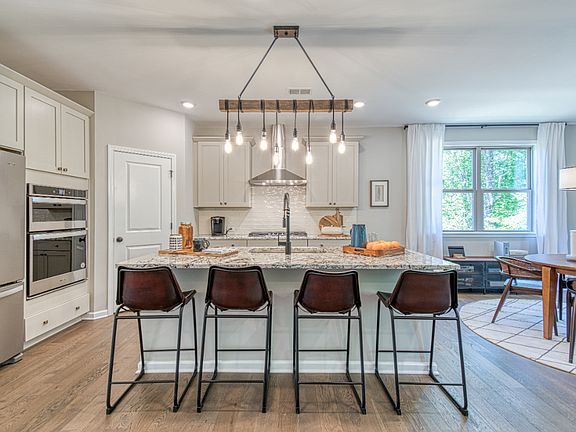 Avignon - Pearson Interior Image 1