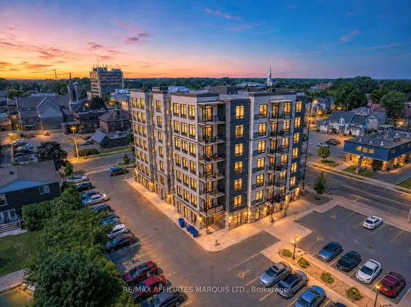 108 2nd St E #401, Cornwall, ON K6H 0C9