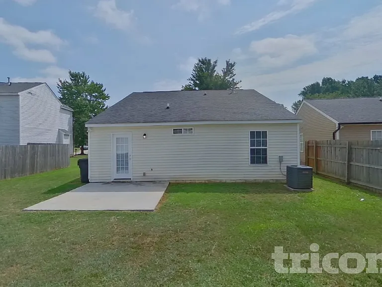 6129 Whispering Brook Ct — Photo 16