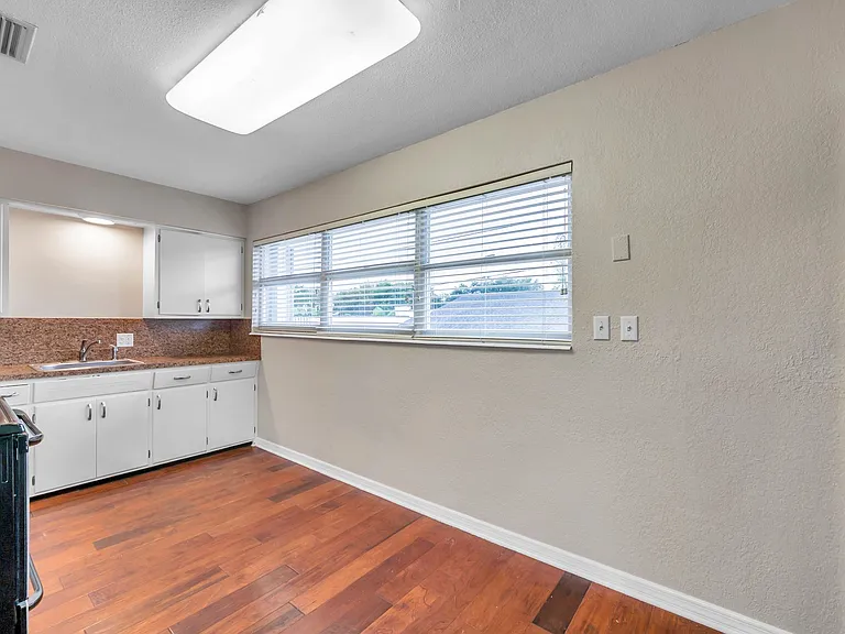 5637 Central Ave #1/2 — Photo 6