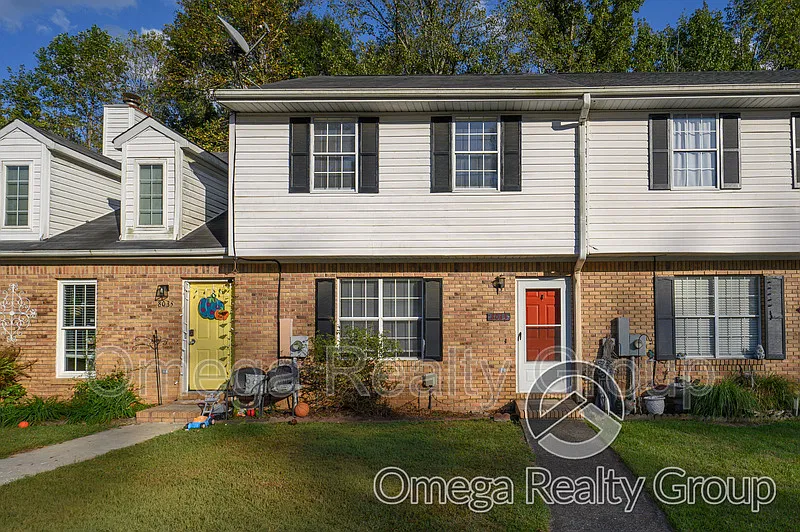 2 bed, 1.5 bath, 1080 sqft, $1,100 — Photo 2