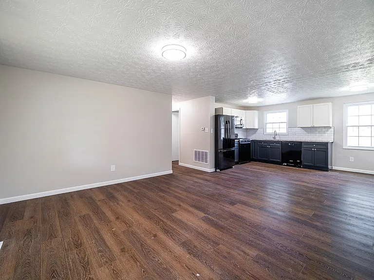 5272 Quincy Dr — Photo 5
