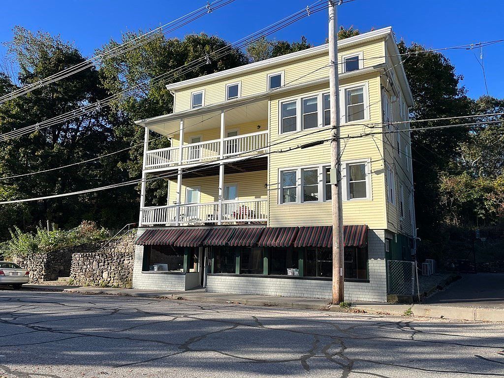 33 Crystal St, Southbridge, MA 01550 MLS 73185163 Zillow