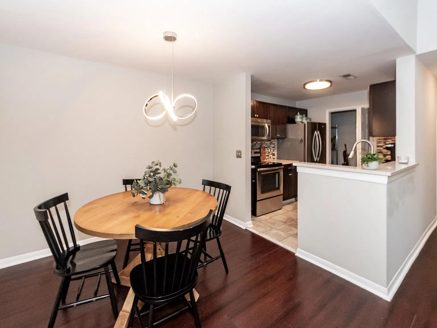 3 bed, 1329 sqft, $3,350 — Photo 4