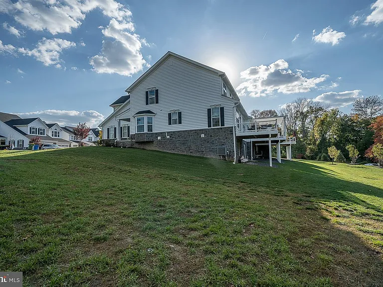 3701 Parris Blvd — Photo 63