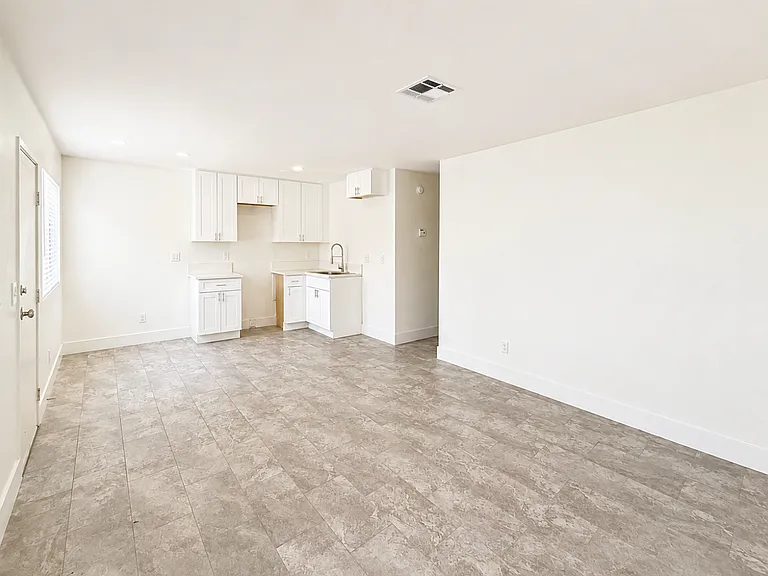 2159 Belmont St — Photo 2