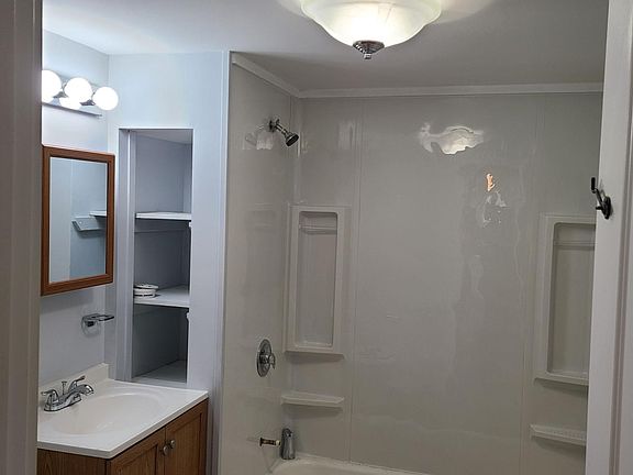 5th image of 30 Baldwin Ave #3C