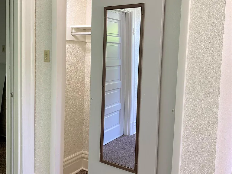 5 foot lighted closet