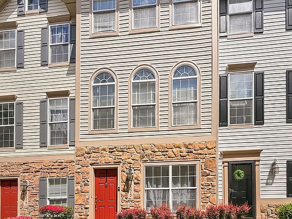 2nd image of 3575 Sherbrooke Cir