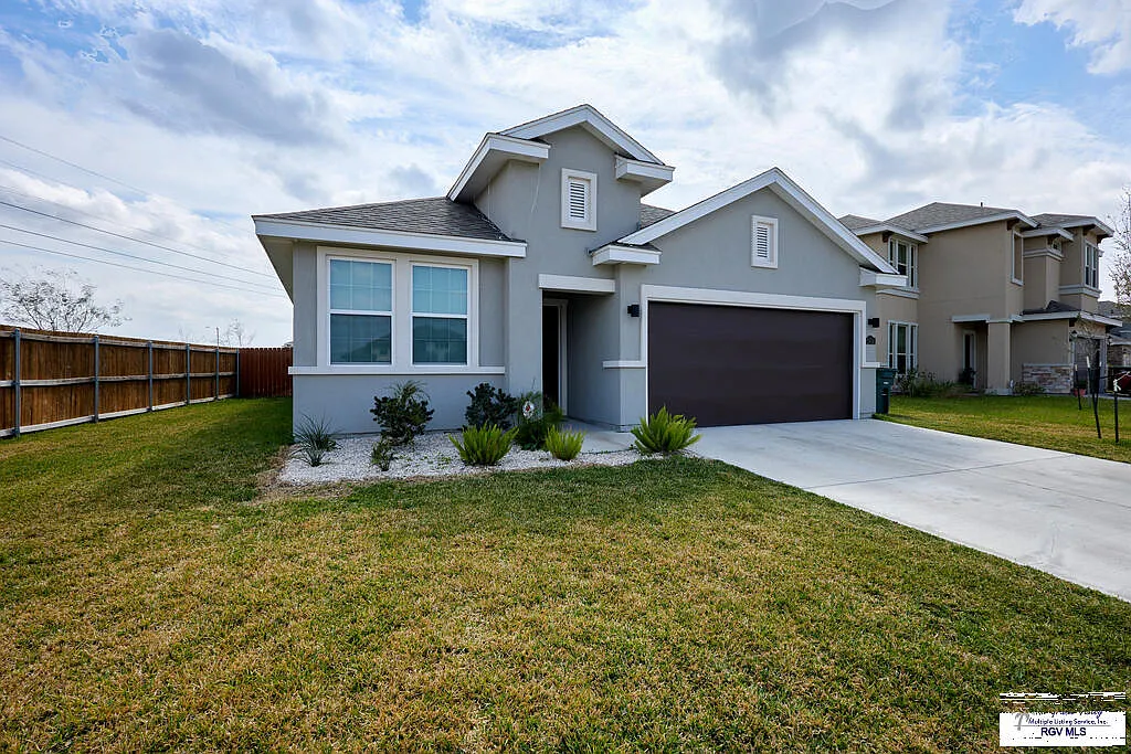 3 bed, 2.0 bath, 1704 sqft, $2,250 — Photo 1