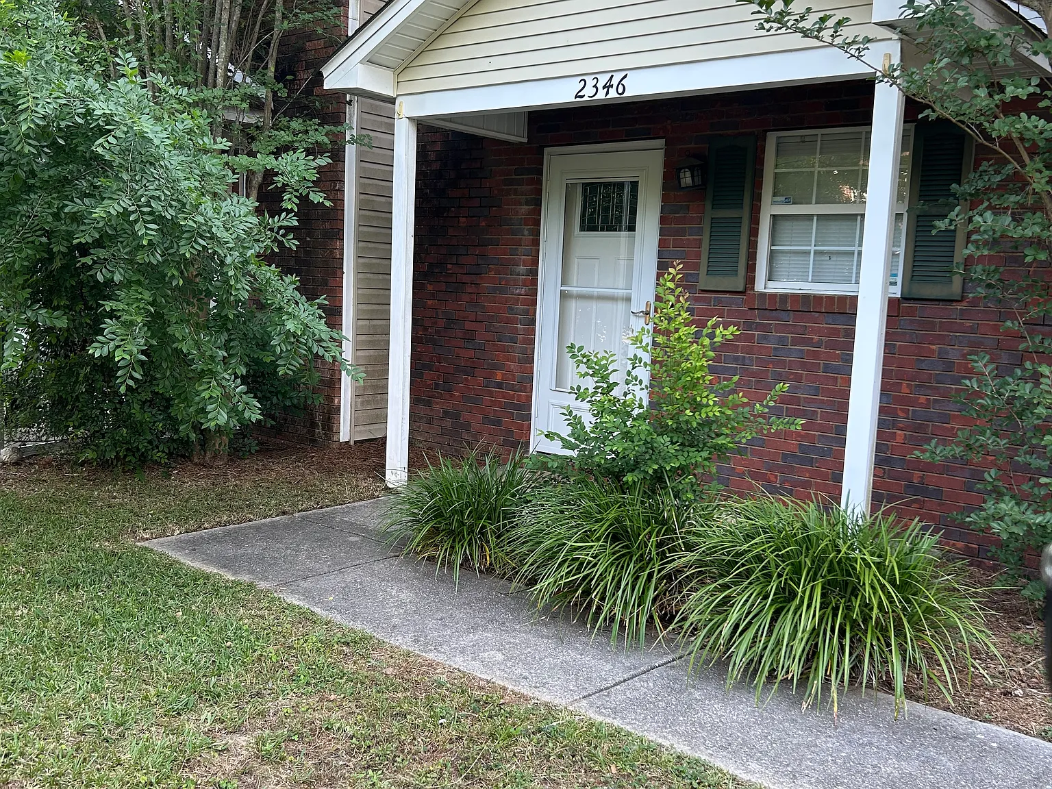 2 bed, 2.5 bath, 1290 sqft, $1,350 — Photo 3
