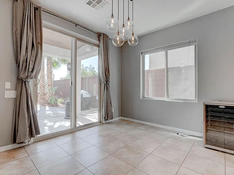 2589 Chateau Clermont St — Photo 39