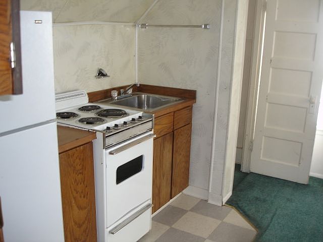 2nd image of 307 S 28th St APT 5