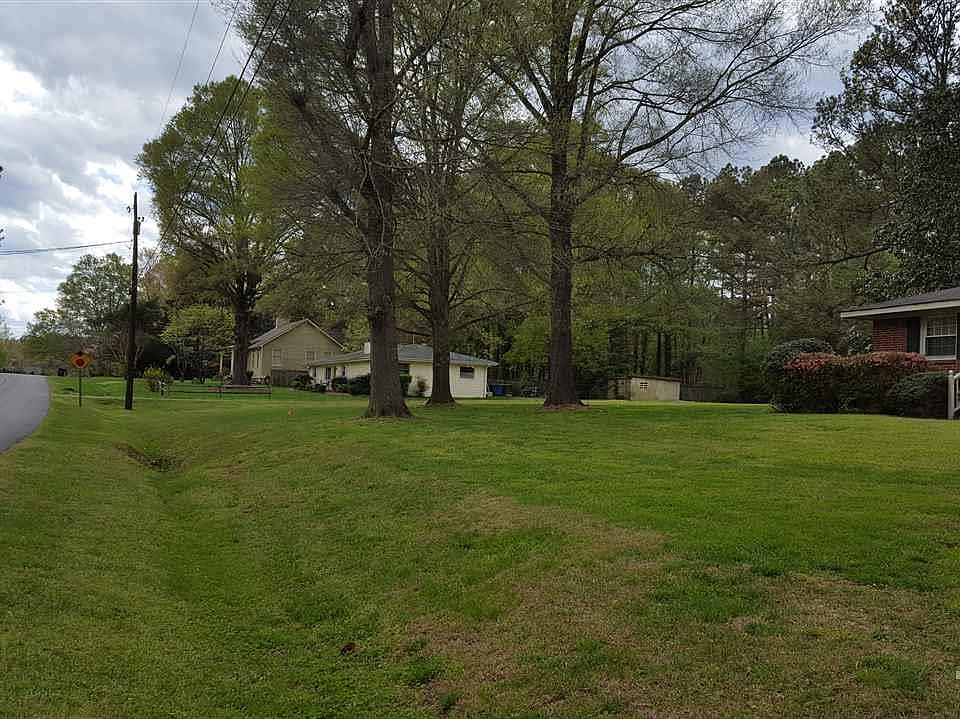 2nd image of 3615 Knollwood Dr