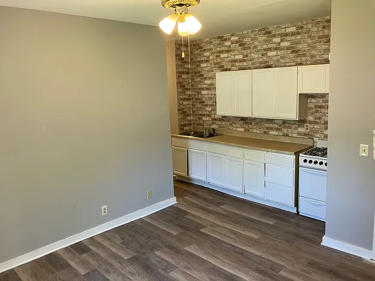 2120 Minnehaha Ave #5 — Photo 5
