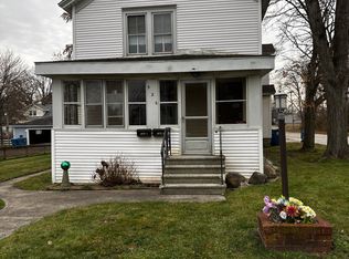 526 W 5th St #2, Crete, IL 60417