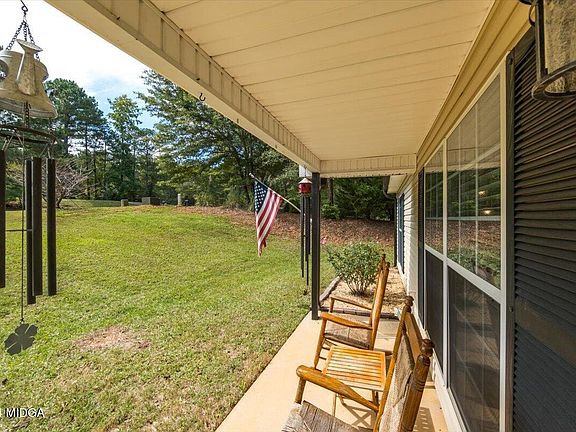 2nd image of 120 Tomkins Creek Trl