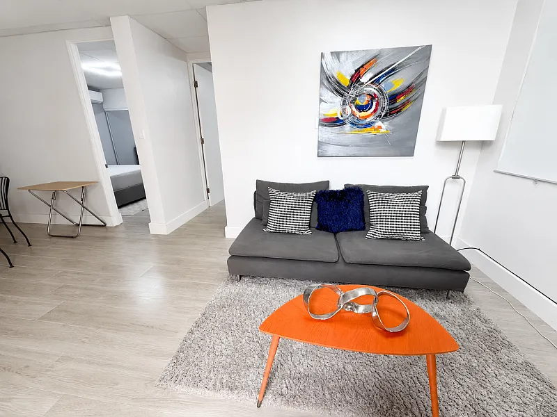 2 bed, 1.0 bath, 863 sqft, $1,300 — Photo 4