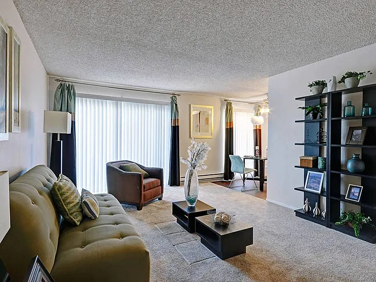 Baycliff Apartments — Photo 2
