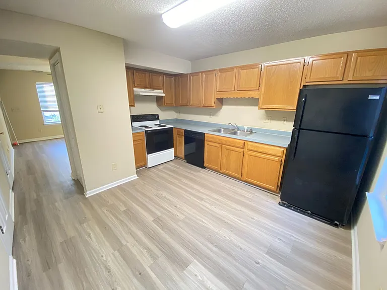 534 Wright Ave — Photo 4