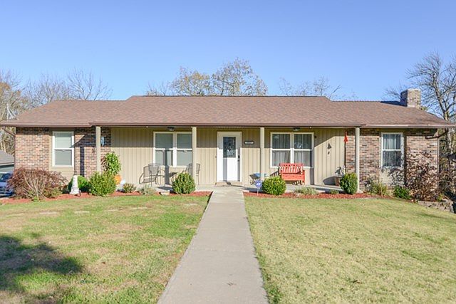 1st image of 3927 Greenbrier Dr